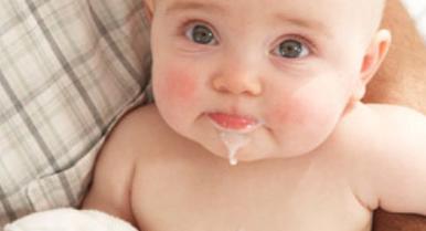 如何應(yīng)對(duì)寶寶吐奶