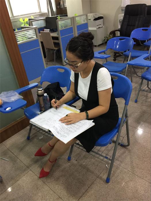 海真易經(jīng)培訓(xùn)-海真老師－對(duì)一親傳學(xué)生